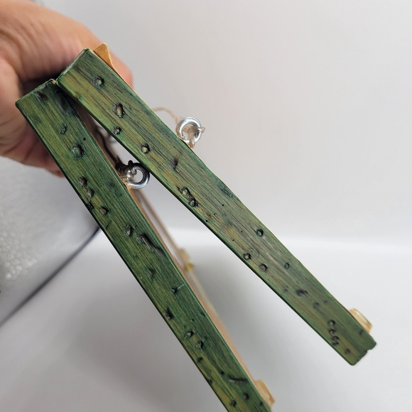 2 Frames by Spillers Framing and Art Gallery Green wood Lizard/Asian Bird Flower - Picture 5 of 10